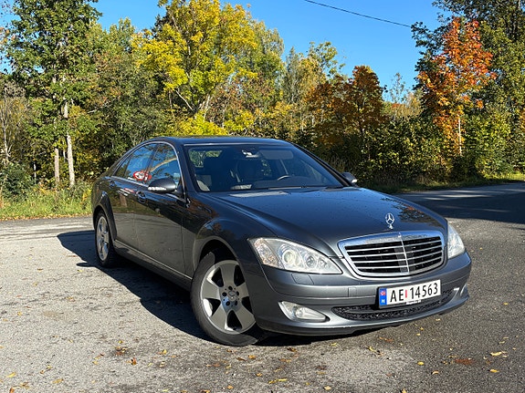 Mercedes-Benz S320 7 of 30