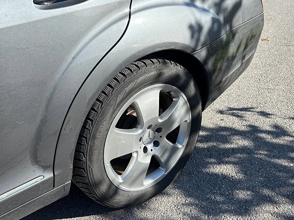 Mercedes-Benz S320 11 of 30