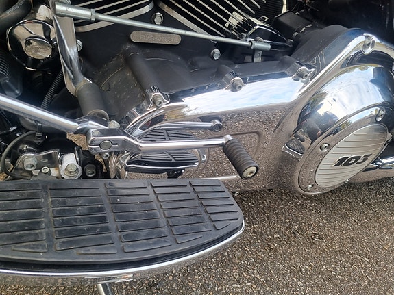 Harley-Davidson FLHRC Road King Classic 28 of 28