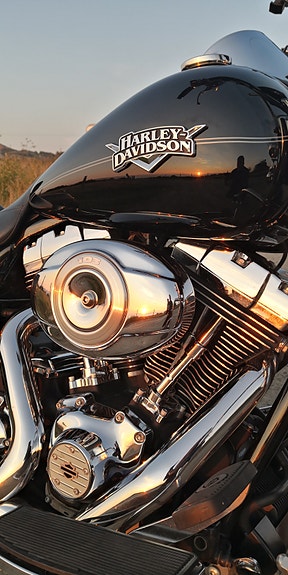 Harley-Davidson FLHRC Road King Classic 5 of 28