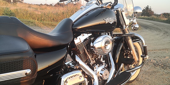 Harley-Davidson FLHRC Road King Classic 4 of 28