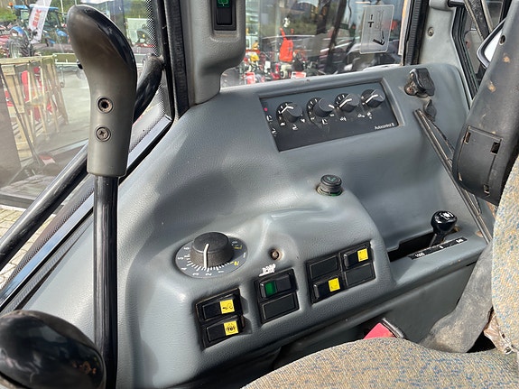 Valtra A95-4 15 of 19