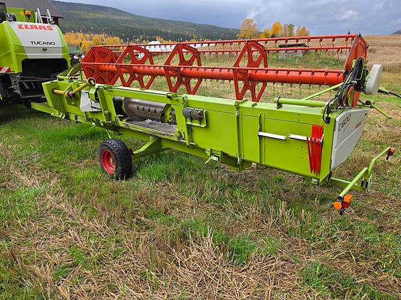 CLAAS Tucano 430 5 of 7