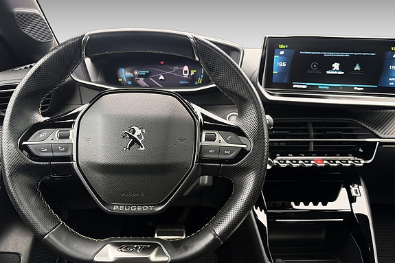 Peugeot e-208 15 of 30