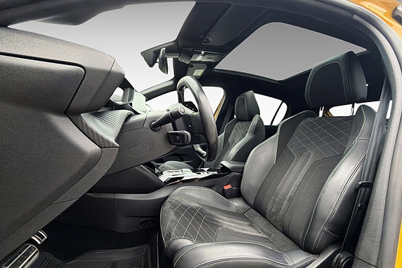 Peugeot e-208 10 of 30