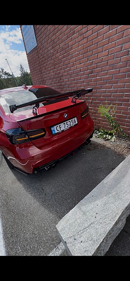 BMW 318d 16 of 17