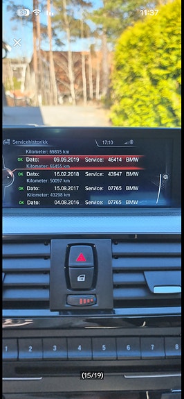 BMW 318d 13 of 17