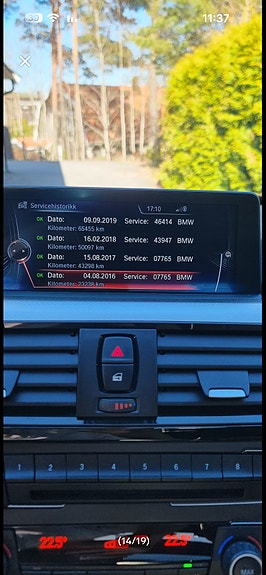 BMW 318d 12 of 17