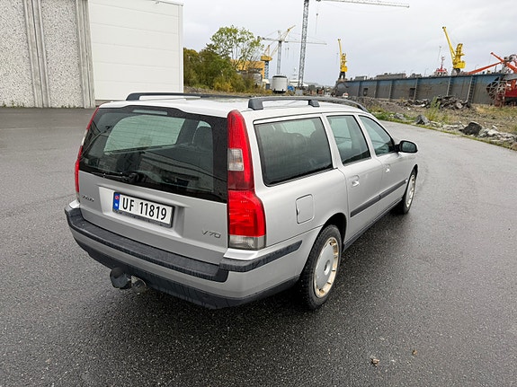 Volvo V70 5 of 8