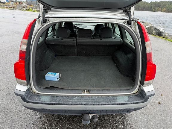 Volvo V70 6 of 8