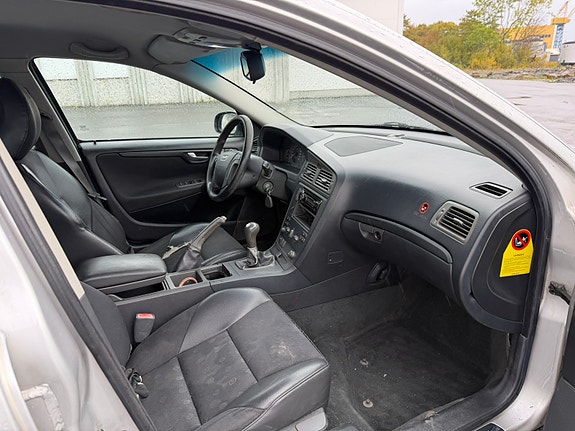 Volvo V70 7 of 8