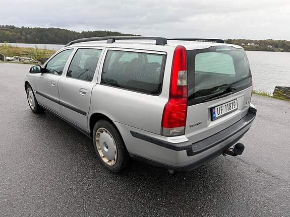 Volvo V70 4 of 8