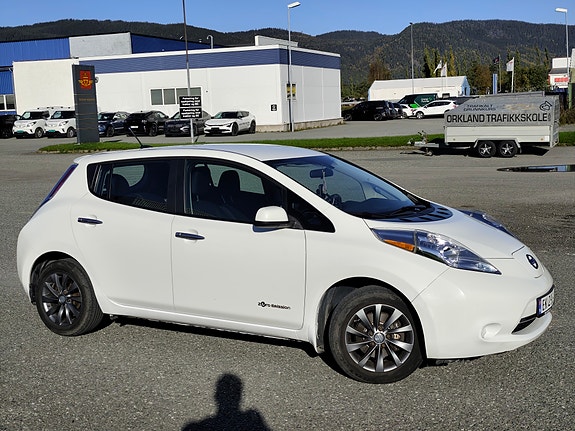 Nissan Leaf 3 of 14