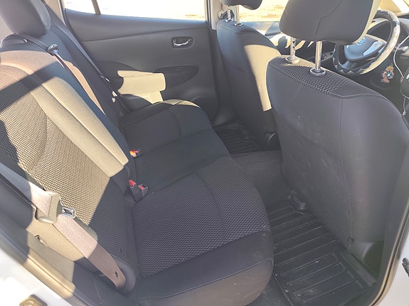 Nissan Leaf 13 of 14