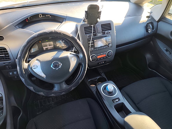 Nissan Leaf 10 of 14