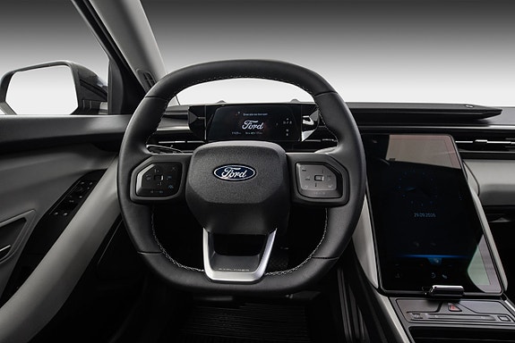Ford Explorer 23 of 27