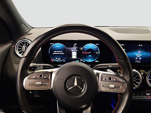 Mercedes-Benz EQA350 12 of 17