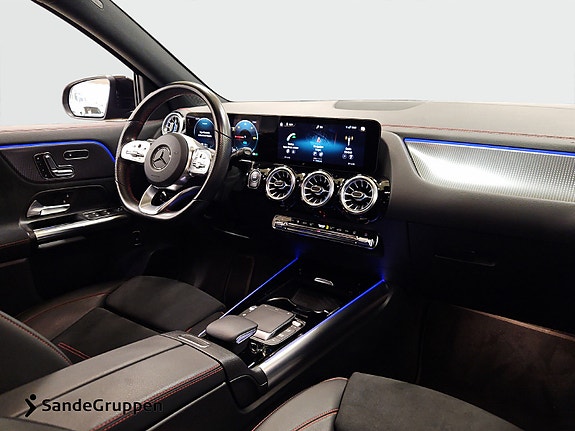 Mercedes-Benz EQA350 10 of 17