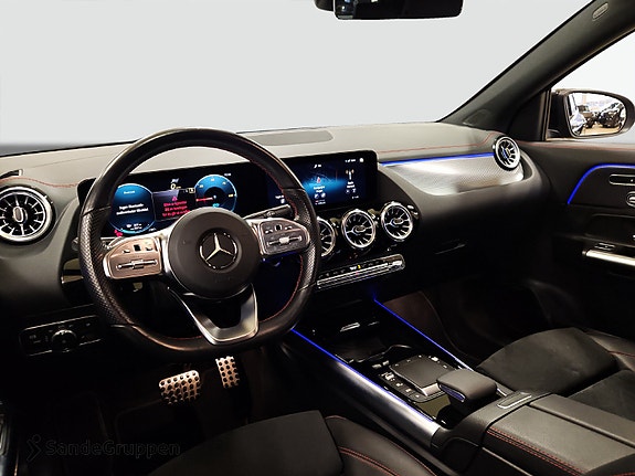 Mercedes-Benz EQA350 11 of 17