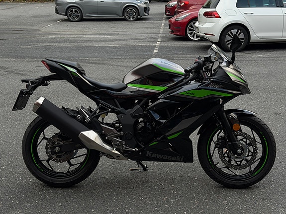 Kawasaki Ninja 125 8 of 12