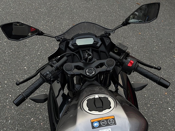Kawasaki Ninja 125 12 of 12