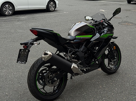 Kawasaki Ninja 125 9 of 12