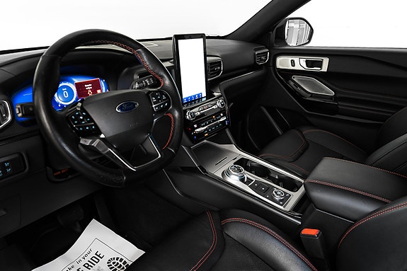 Ford Explorer 10 of 30
