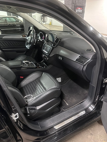 Mercedes-Benz GLE500 e 10 of 16