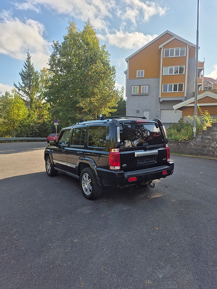 Jeep Commander 4 of 23