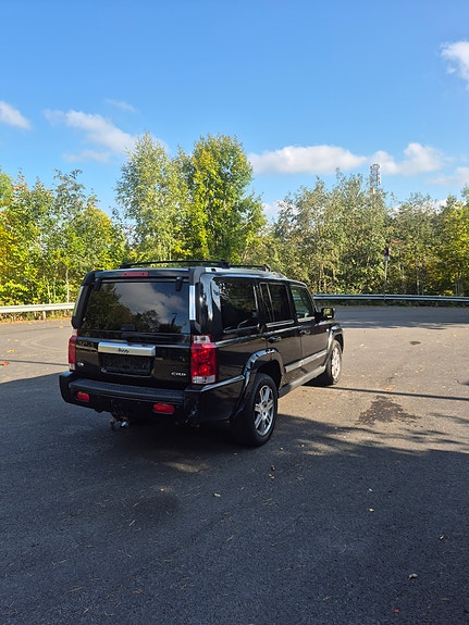 Jeep Commander 6 of 23