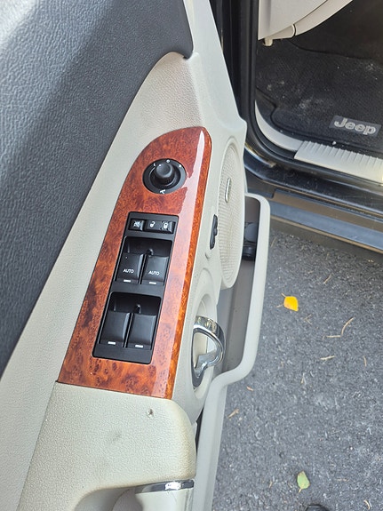 Jeep Commander 16 of 23