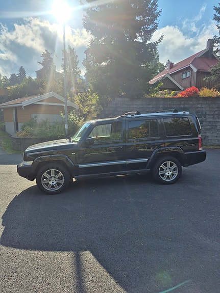 Jeep Commander 3 of 23