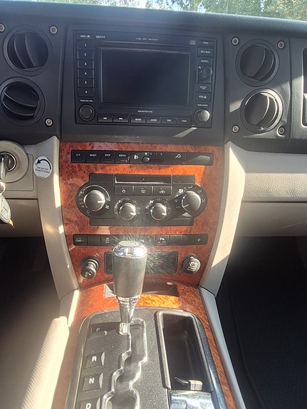 Jeep Commander 17 of 23