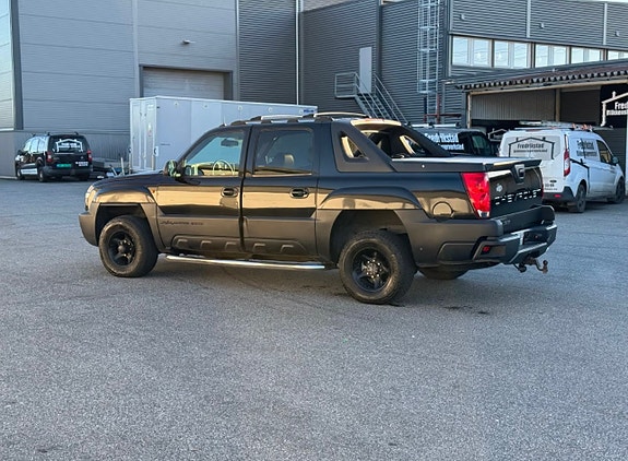 Chevrolet Avalanche 4 of 16
