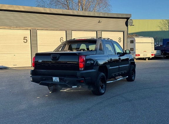 Chevrolet Avalanche 8 of 16