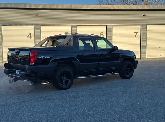 Chevrolet Avalanche 9 of 16