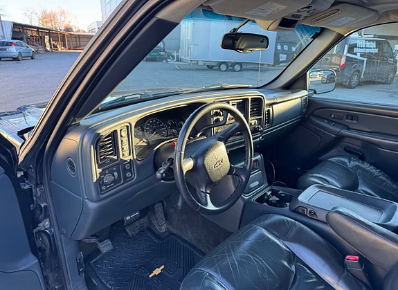 Chevrolet Avalanche 12 of 16