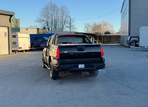 Chevrolet Avalanche 6 of 16