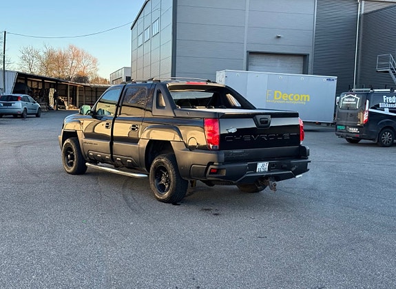 Chevrolet Avalanche 5 of 16