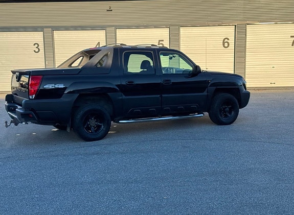 Chevrolet Avalanche 10 of 16