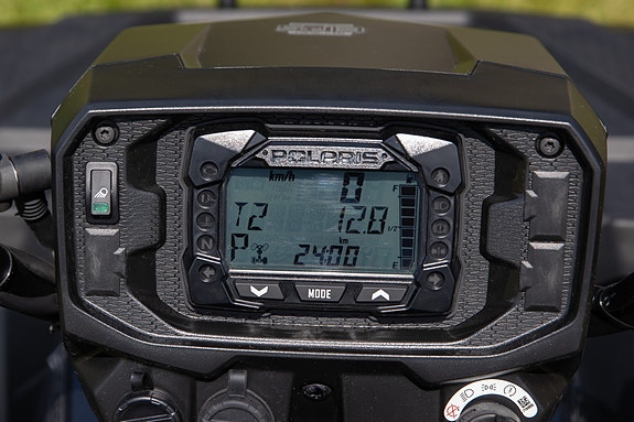 Polaris 570 EPS SE 2-UP ONYX BLACK LE 18 of 29