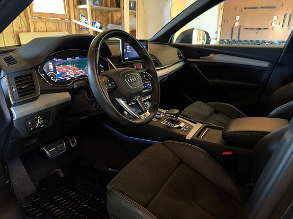 Audi Q5 7 of 12