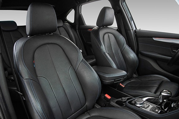 BMW 225xe 16 of 29