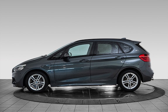BMW 225xe 2 of 29
