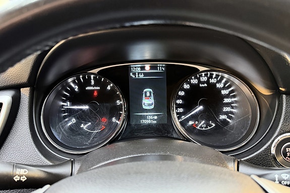 Nissan X-Trail 8 of 25