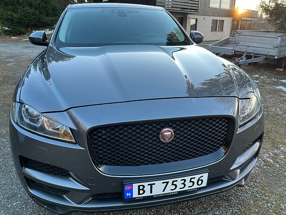 Jaguar F-PACE 23 of 30