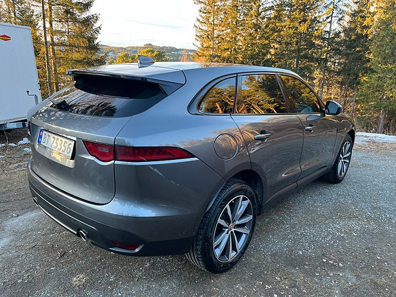 Jaguar F-PACE 26 of 30