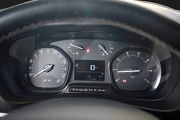 Opel Vivaro 13 of 21