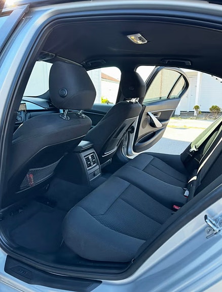 BMW 318d 9 of 9