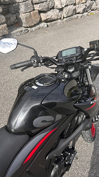 Suzuki GSX-S 125 4 of 9